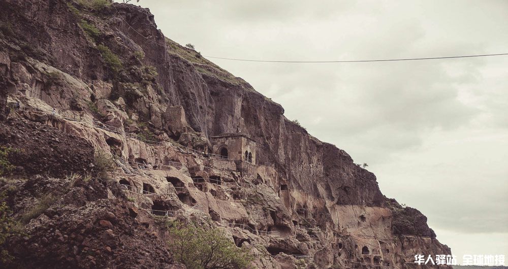 vardzia-georgia.jpg